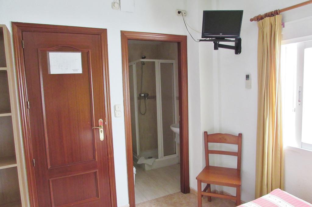 Hostal Nuevas Naciones 格拉纳达 外观 照片