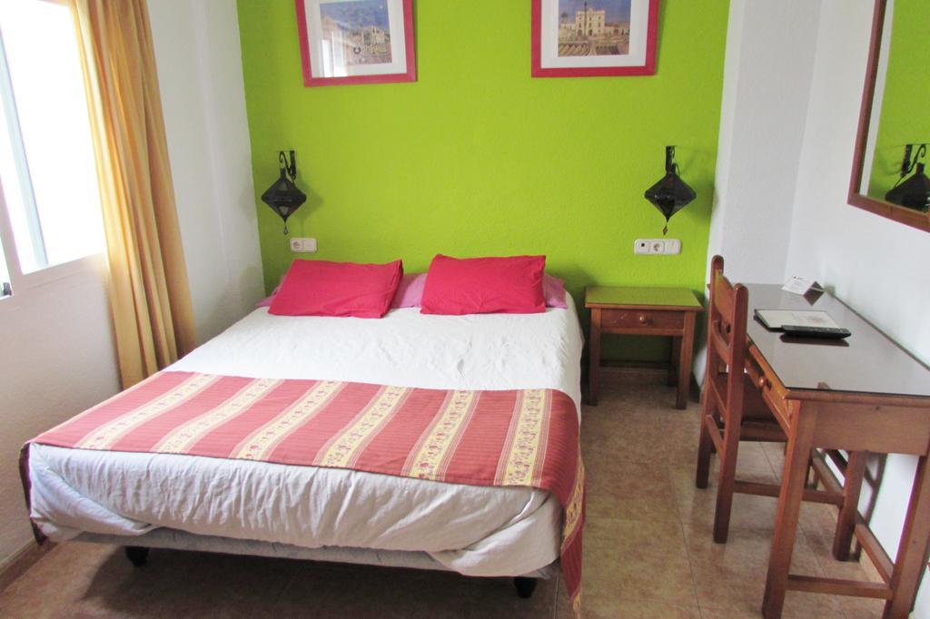 Hostal Nuevas Naciones 格拉纳达 外观 照片