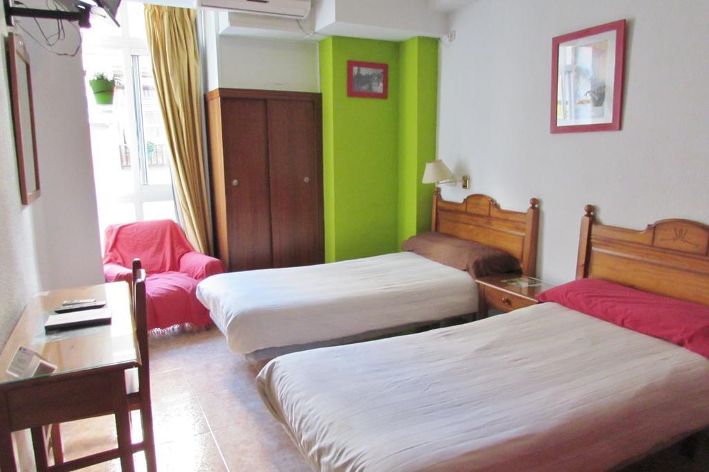Hostal Nuevas Naciones 格拉纳达 外观 照片